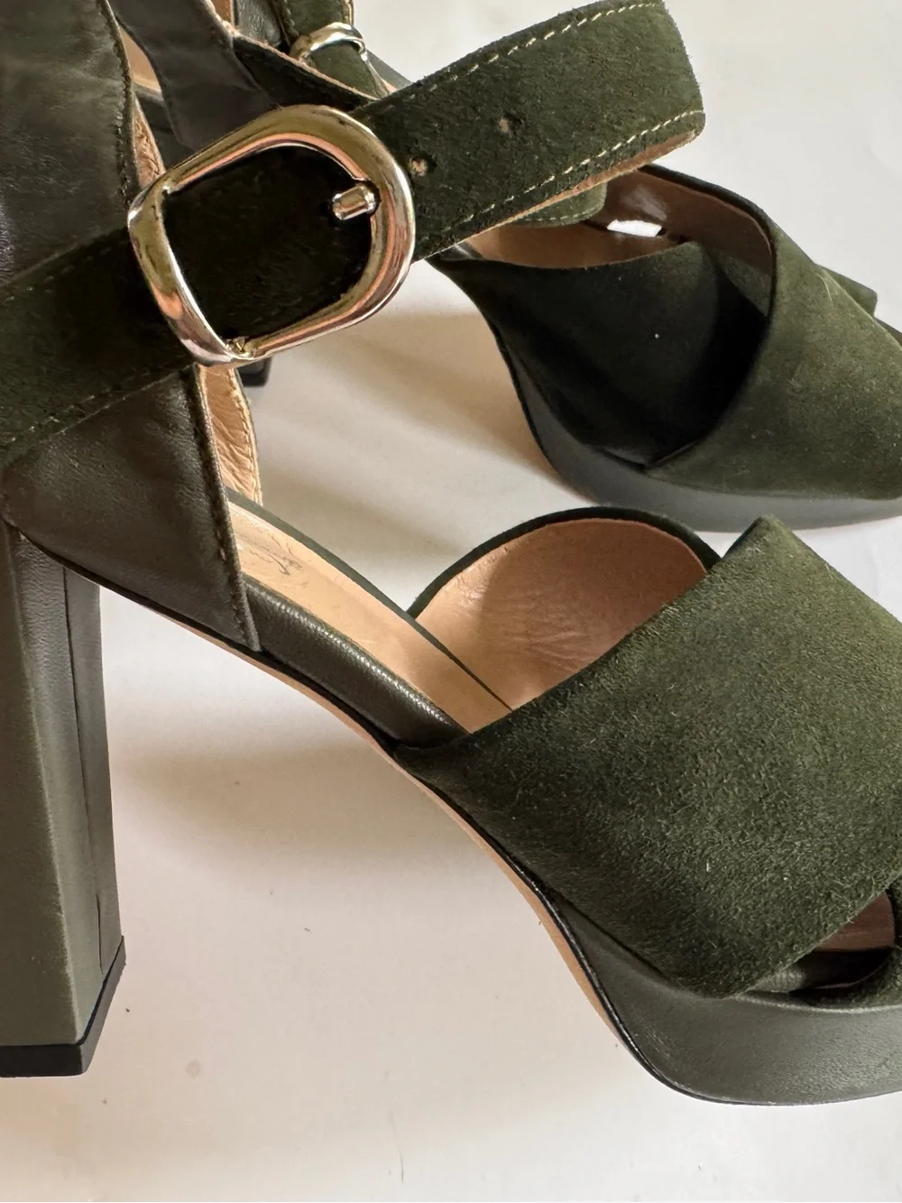 Jennifer Tattanelli Made in Italy Olive Green Suede Block Heel Sandals -size 40